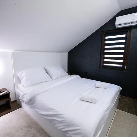 Lux Jefimija Apartment *
