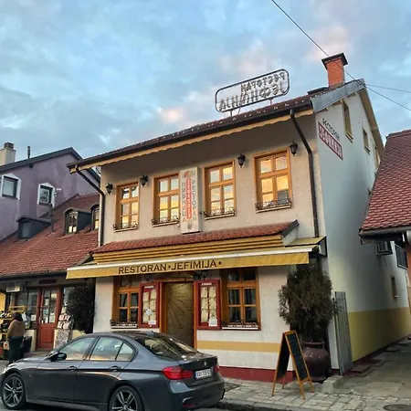 Lux Jefimija Apartment *